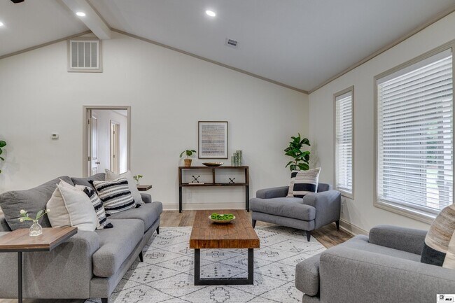 Foto del edificio - 281 Williams Rd