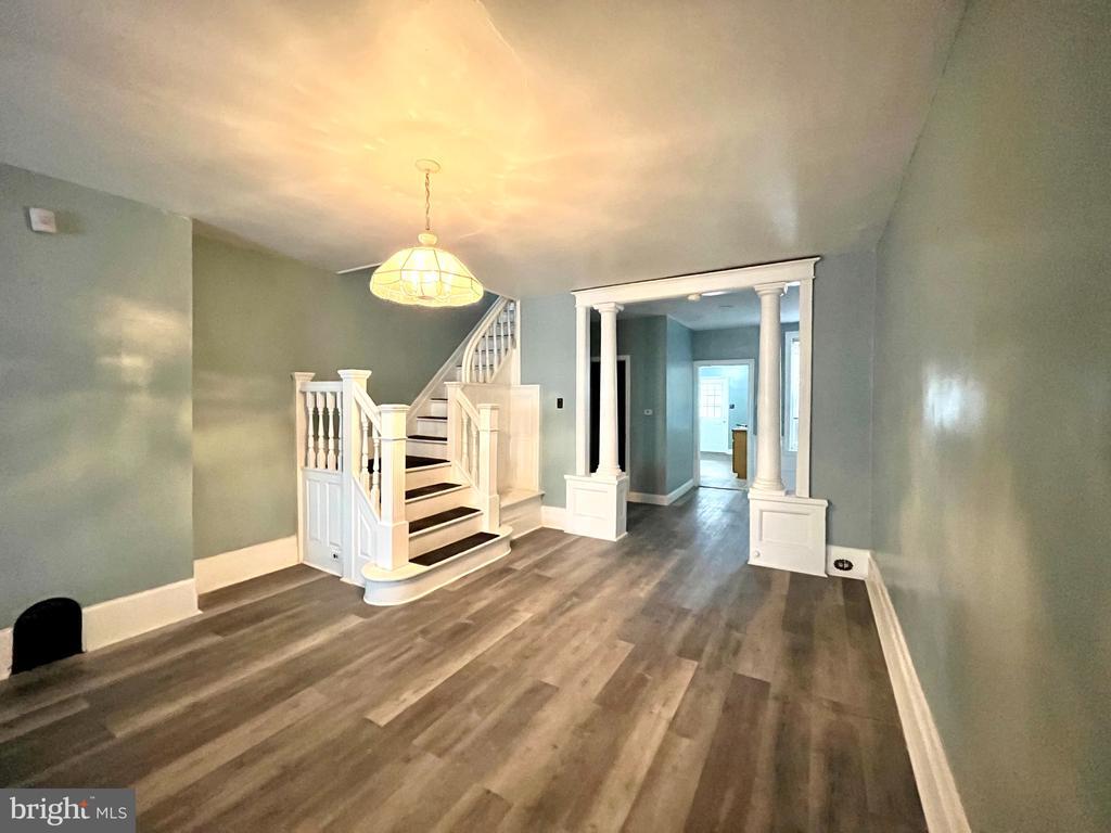 Primary Photo - 29 N Edgewood St