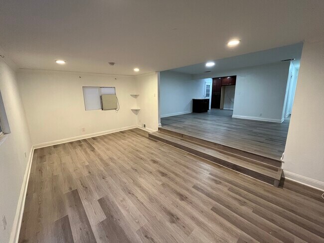 Building Photo - 5471 Orchard St