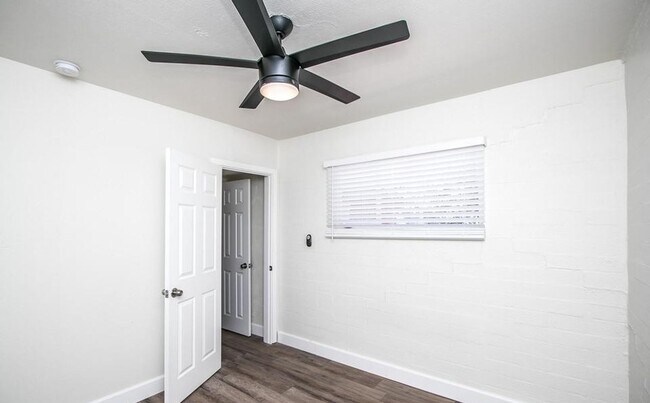 Foto del edificio - MOVE IN SPECIALS,  INTERESTED? Located in the historic downtown district.