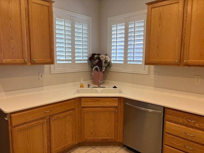 Building Photo - Charming 2-Bed Retreat with Covered Patio in Solera 55+