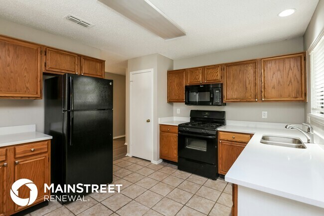Building Photo - 7401 Aberdeen Dr