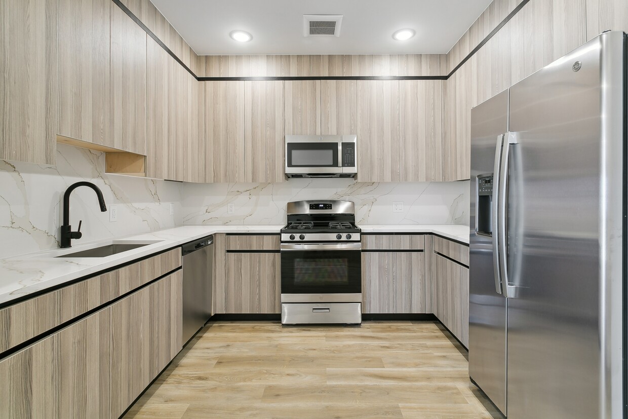 1 Bed 1 Bath Kitchen - 66 PARK