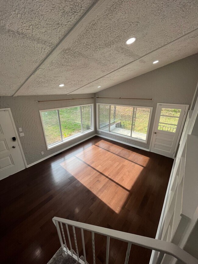 Foto del edificio - Bright 3 BR/2 BA Single-Family Home in Gle...