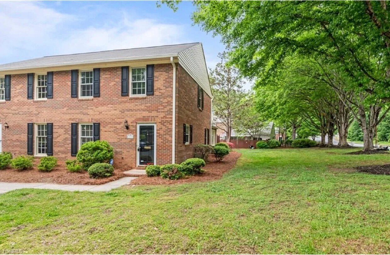 Primary Photo - 3905 Valley Ct