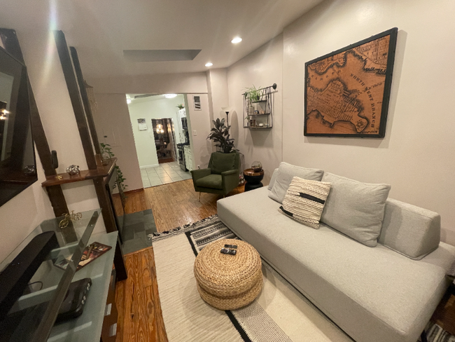 Foto del edificio - 2910 Hudson St