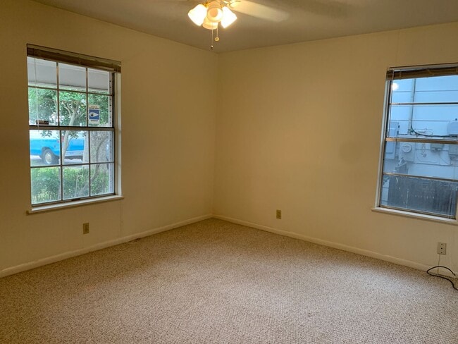 Foto del edificio - Lovely 4/2 in Brentwood Neighborhood