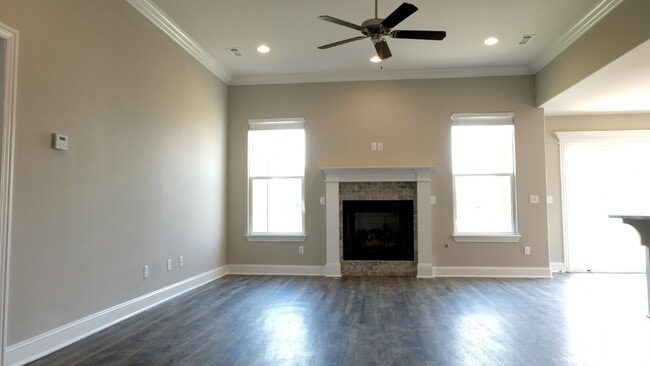 Building Photo - Stunning Home - Three Bedroom Two Bath. Now $1,799 a month!  To schedule your own showing: 479-34...