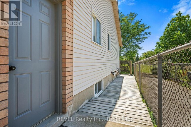 Photo du bâtiment - 101 Wellandvale Dr