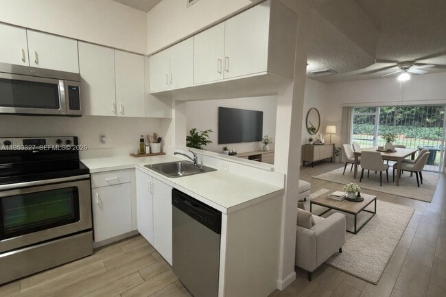 Building Photo - 16727 Hemingway Dr