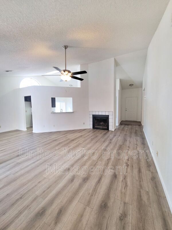 Foto del edificio - 6711 W Sack Dr