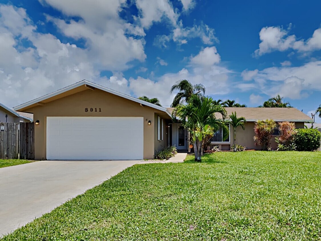 3911 Daphne Ave House Rental in Palm Beach Gardens, FL