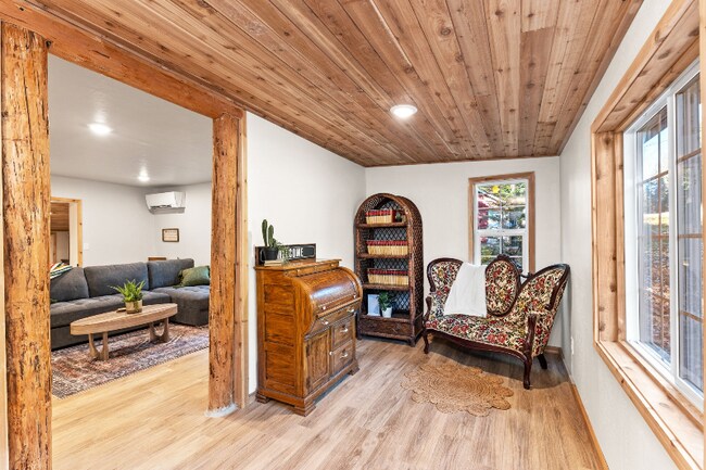 Building Photo - 13989 ID-97