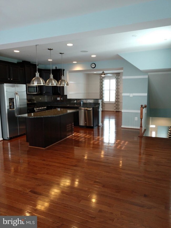 Building Photo - 2601 Osprey Way N
