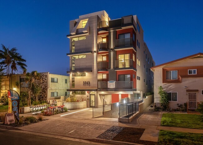 Building Photo - 3743 Midvale Ave