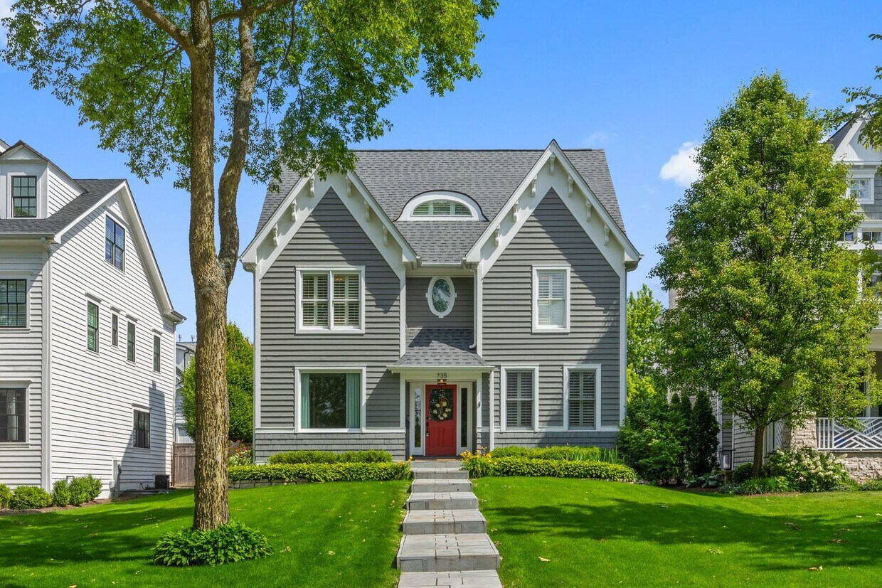 Foto principal - 735 W 8th St