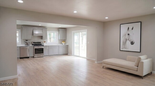 Foto del edificio - 155 Prescott Ave