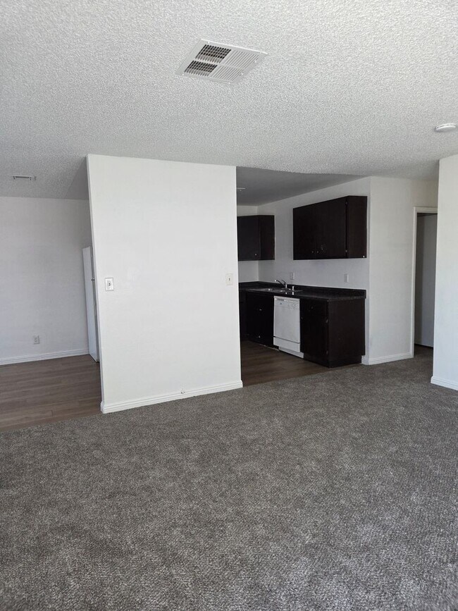Building Photo - 2341 Exeter Dr
