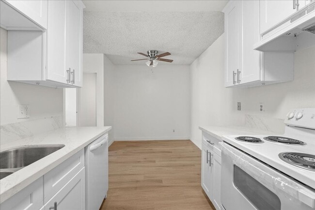 Building Photo - Hermosa Beach 1 bed 1 bath Full Renovated ...
