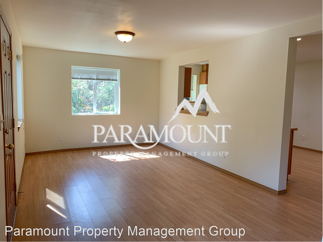 Foto del edificio - 2 br, 1.5 bath House - 1833 Front Ave West