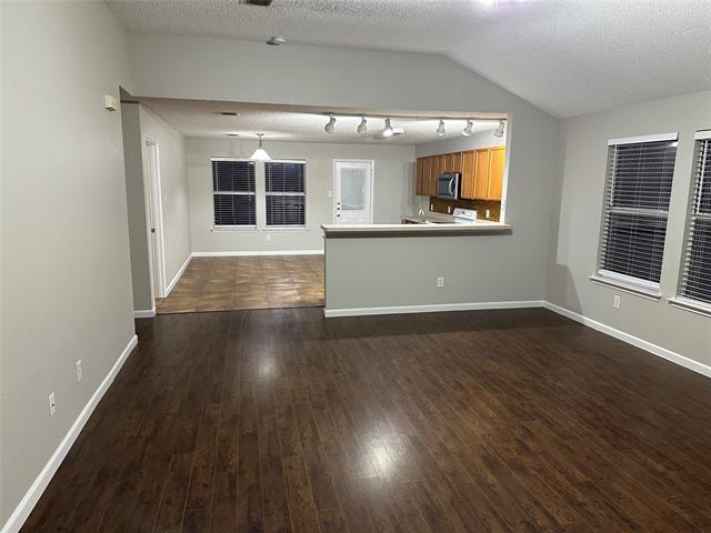 Foto del edificio - 9328 Goldenview Dr