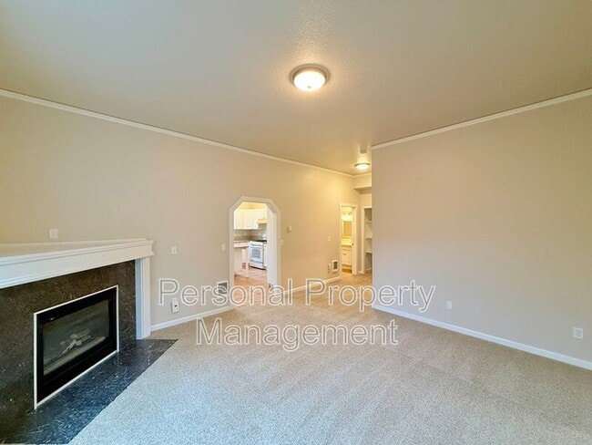 Building Photo - 409 W McLoughlin Blvd