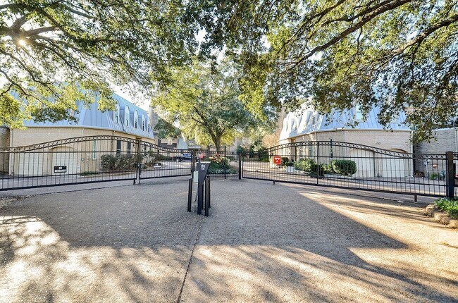 Foto del edificio - 4 Bayou Pointe Dr