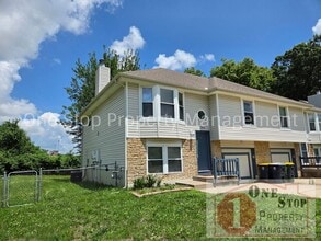 Building Photo - 7902 NW 79th Pl