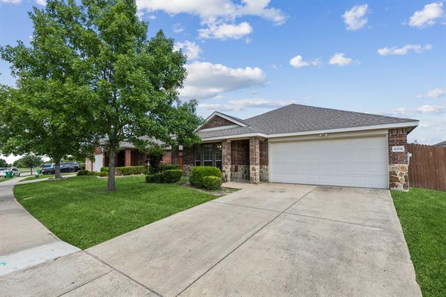 Foto del edificio - 4006 Autumnwood Ln