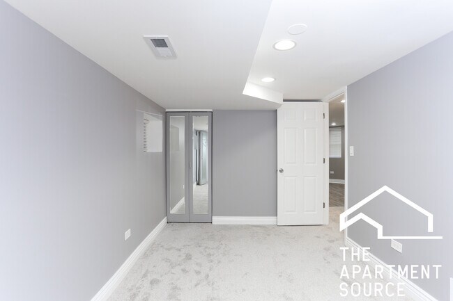 Foto del edificio - 2613 W Evergreen Ave
