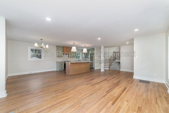 Foto del edificio - 2117 Emerywood Dr