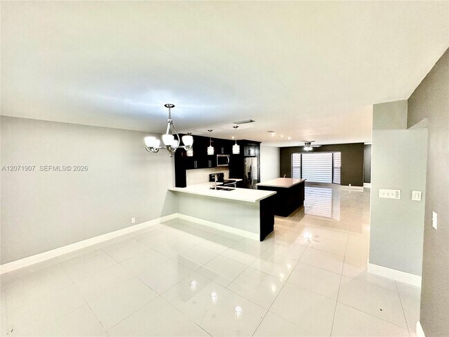Building Photo - 410 NW 65th Ave