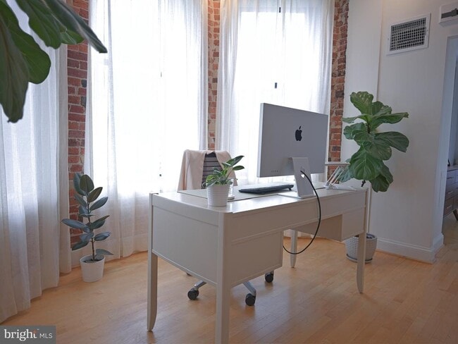 Foto del edificio - 1615 Q St NW