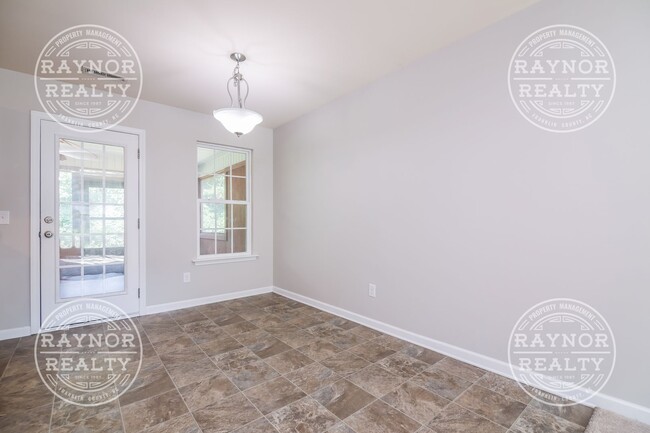 Foto del edificio - Unbelievable Value - Ranch with 4 Bedrooms...