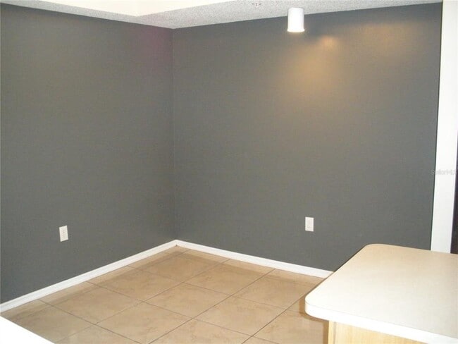 Building Photo - 5552 Bentgrass Dr