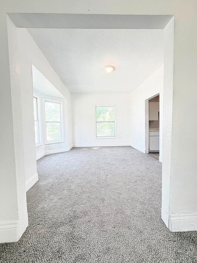 Foto del edificio - 1239 Norwood Ave
