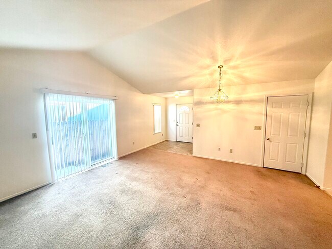 Foto del edificio - 727 Sean Dr