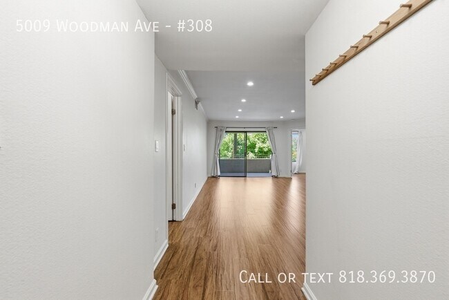 Foto del edificio - 5009 Woodman Ave