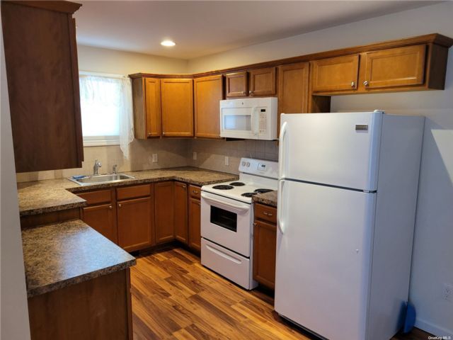 55 Wyandotte St, Selden, NY 11784 - House Rental in Selden, NY ...