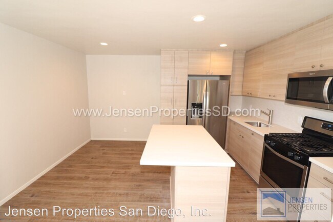 Building Photo - 3612 Ocean Front Walk