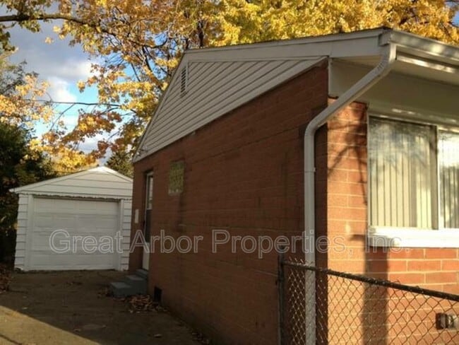 Photo - 741 Dorset Ave House