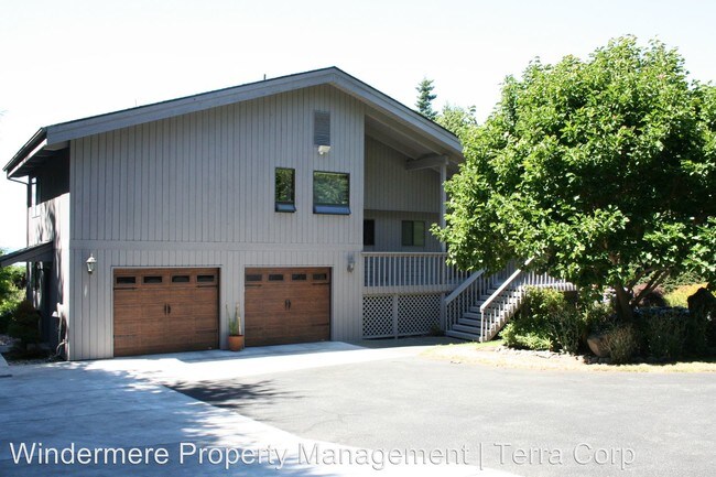 Building Photo - 4 br, 2.5 bath House - 3720 Biz Point Road