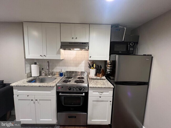 Building Photo - 1535 N Orkney St