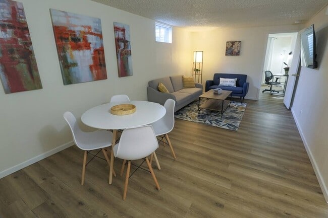 Foto del edificio - 6659 Upham Dr