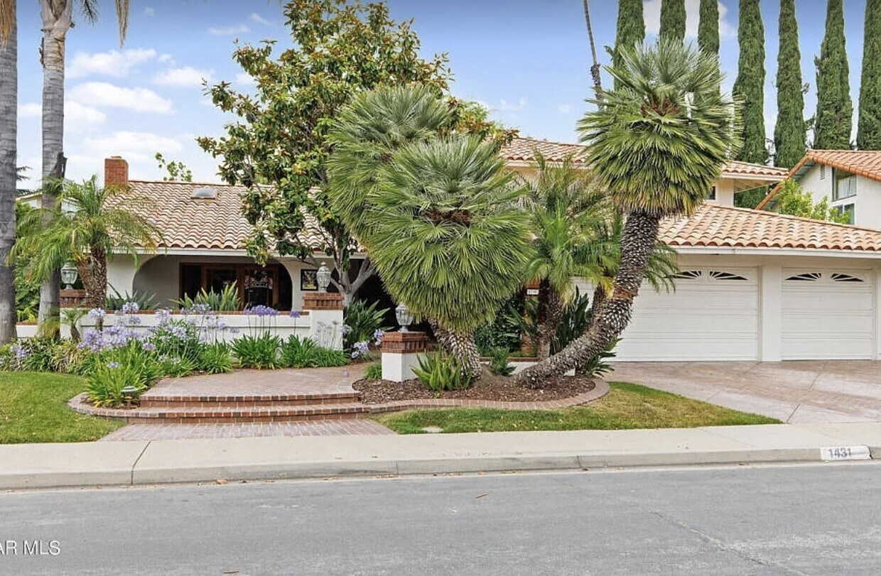 Primary Photo - 1431 Whitehall Pl