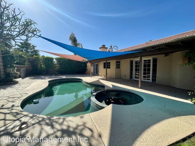 Foto del edificio - 3 br, 3 bath House - 78815 Lowe Dr.