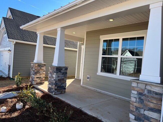 Building Photo - 114 Pampas Pl