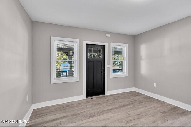 Building Photo - 700 Fifth Ave