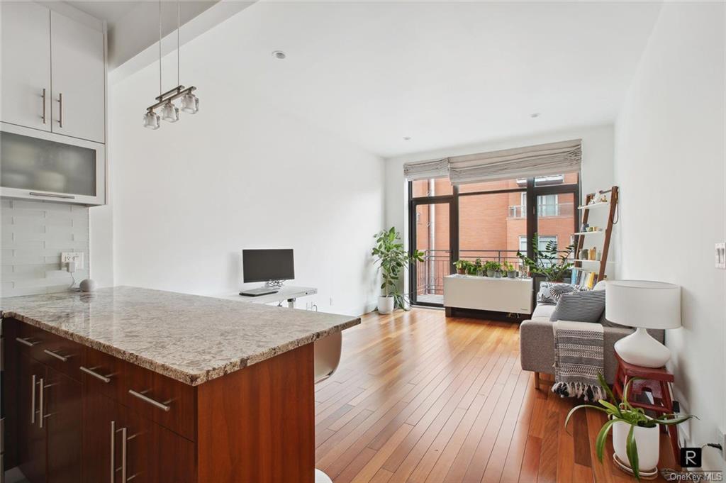 Foto principal - 41-18 27th St