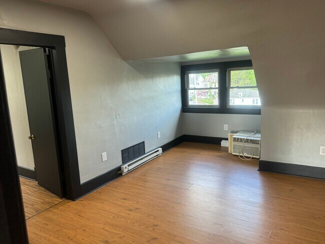 Foto del edificio - 216 Watson Ave